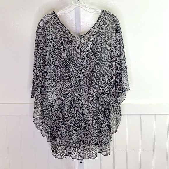 Janette Plus Grey Cheetah Semi Sheer Tunic Blouse | 2XL - Picture 4 of 7